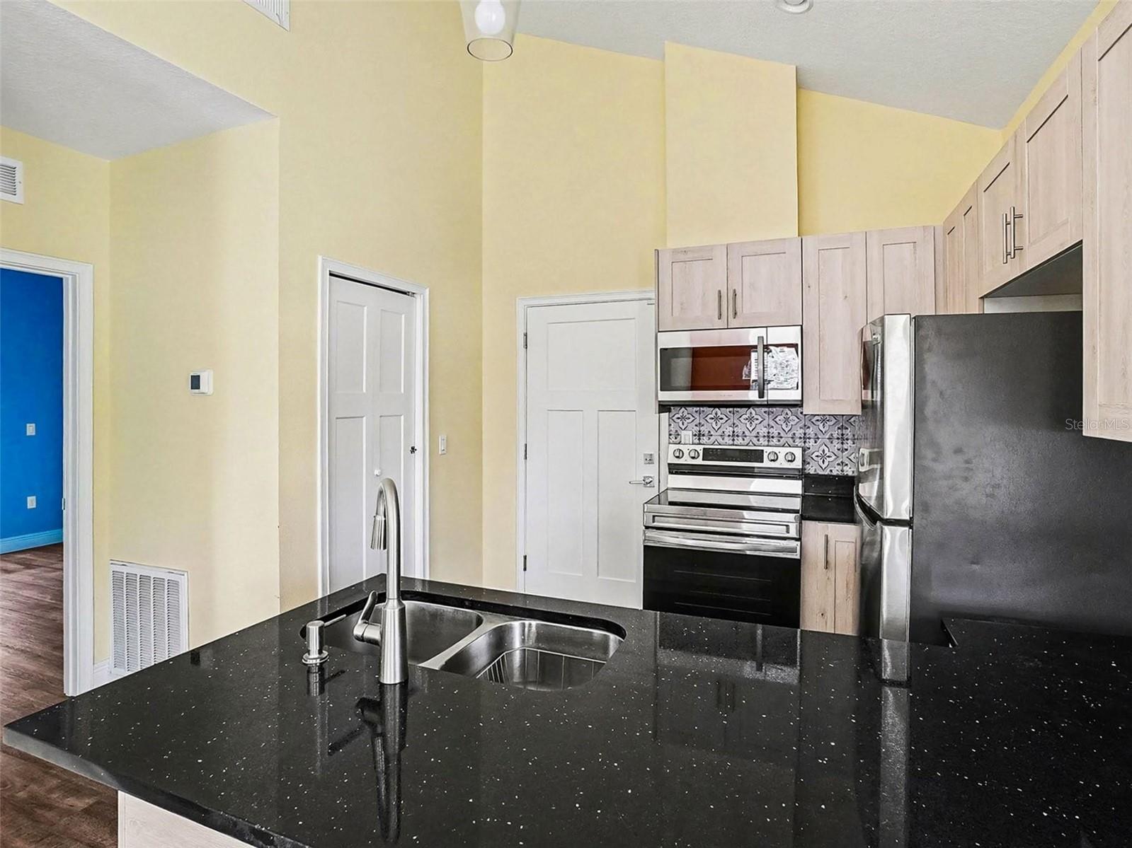 Image 37 of 55 For 2400 10th Street