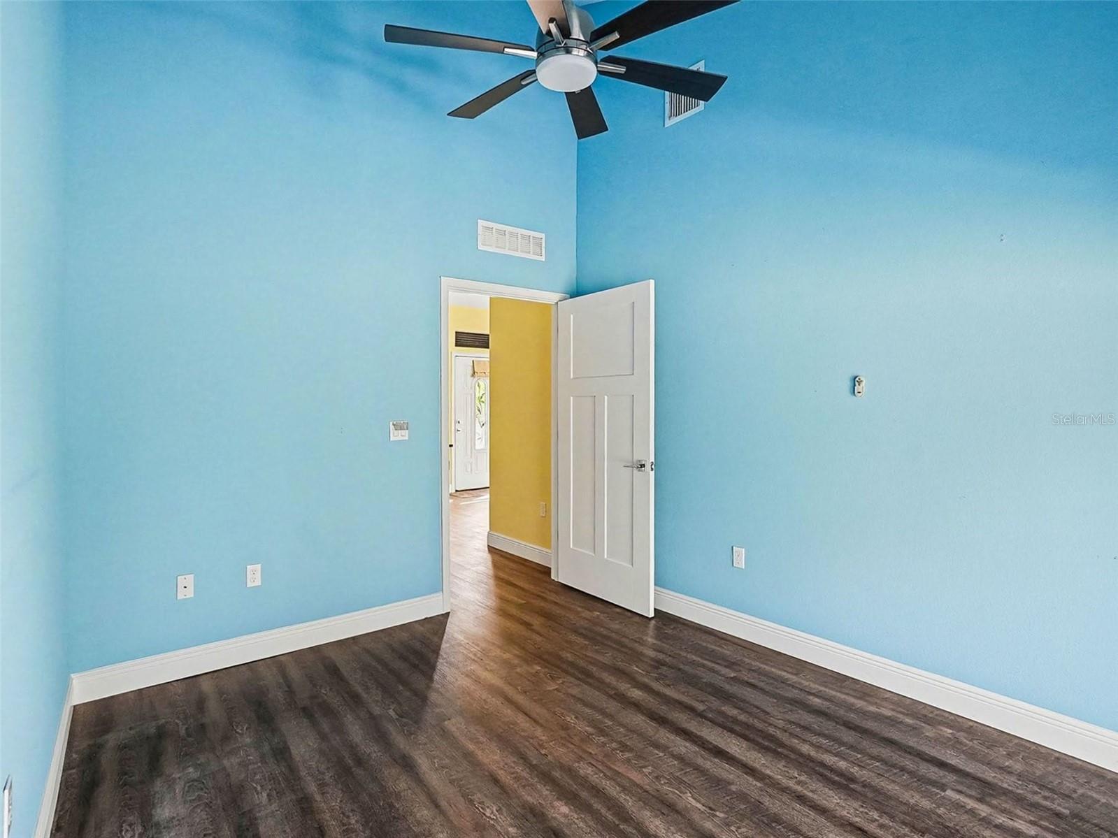 Image 43 of 55 For 2400 10th Street