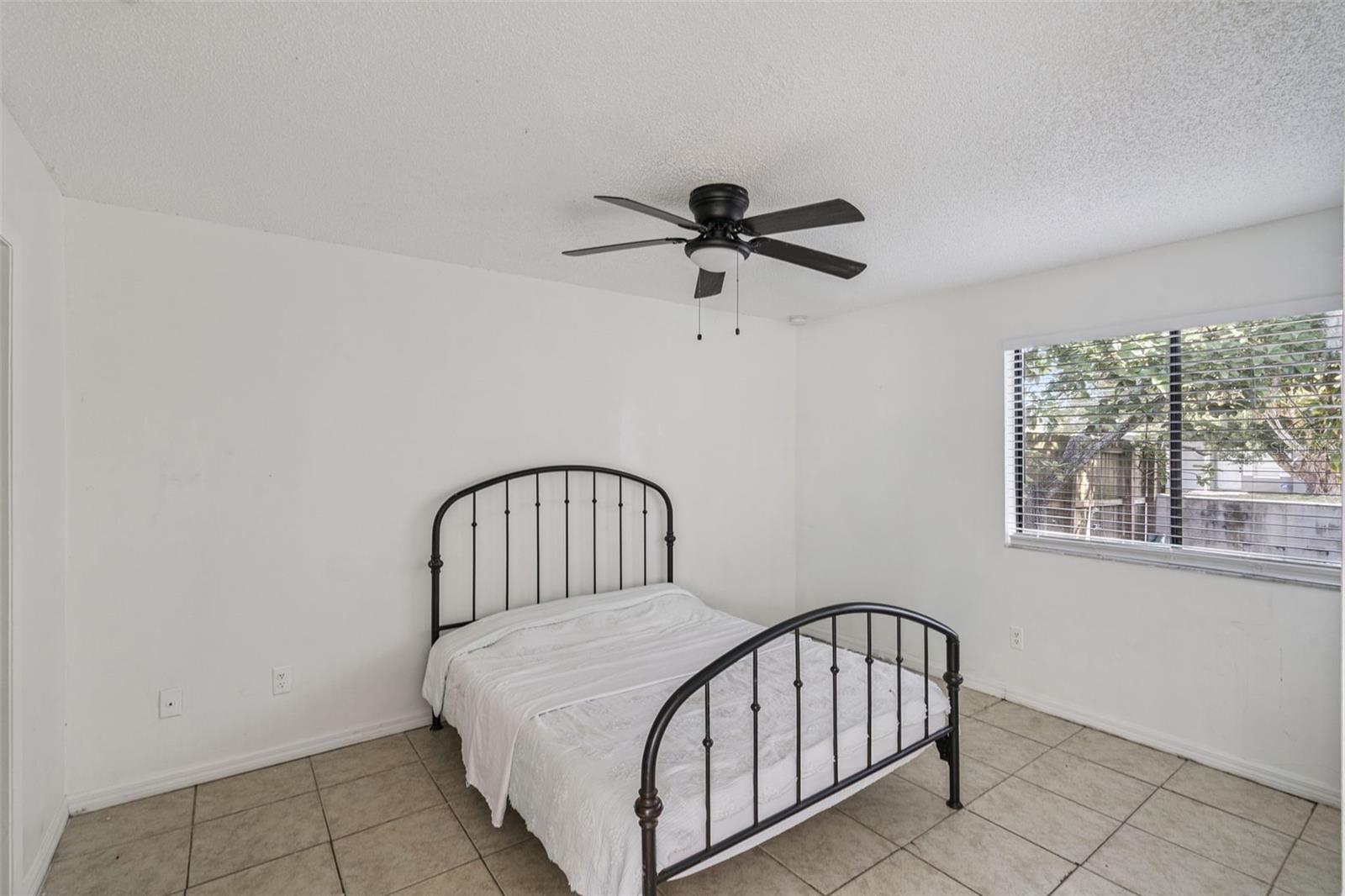 Image 11 of 18 For 732 Golden Sunshine Circle