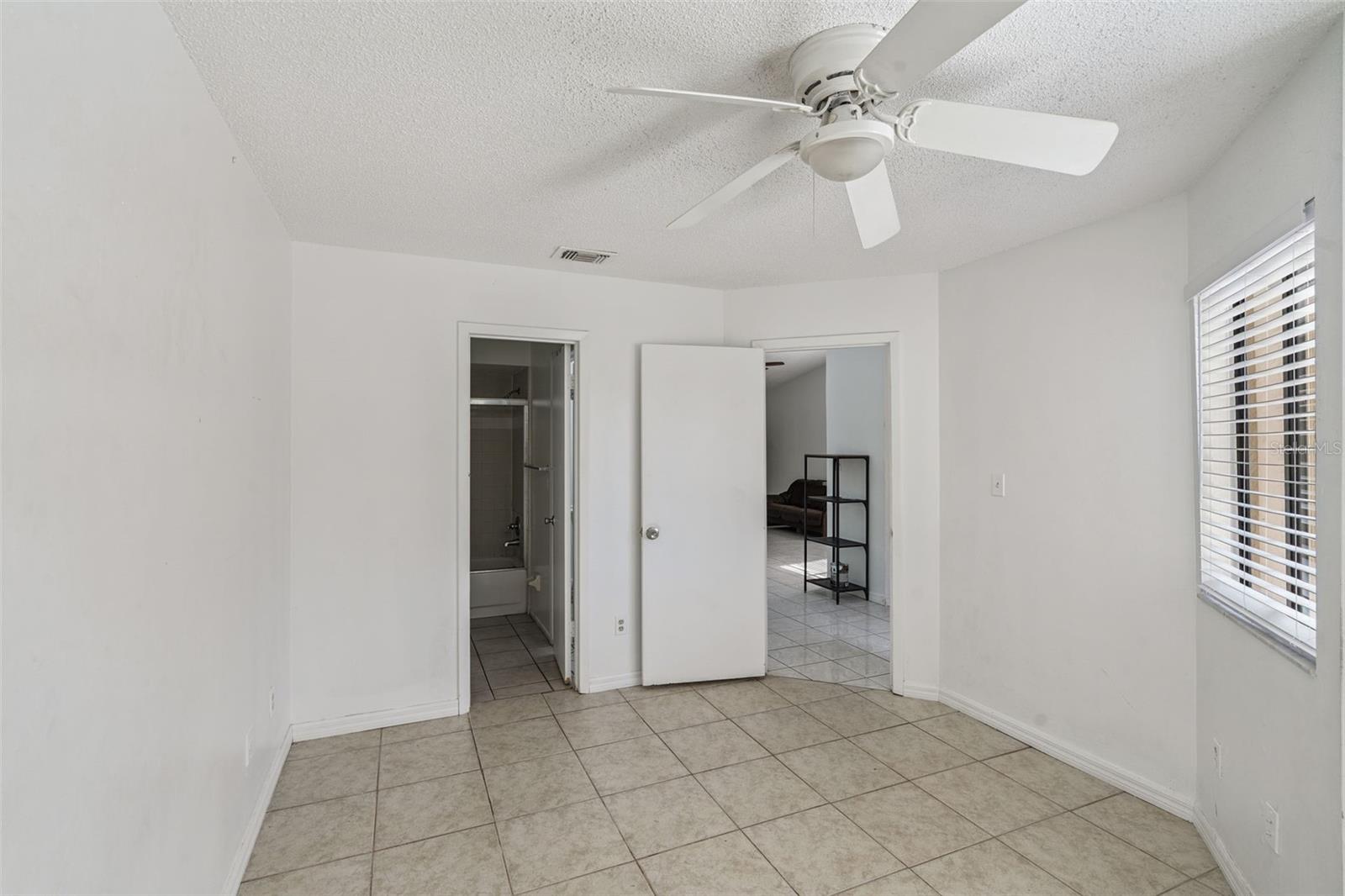 Image 14 of 18 For 732 Golden Sunshine Circle