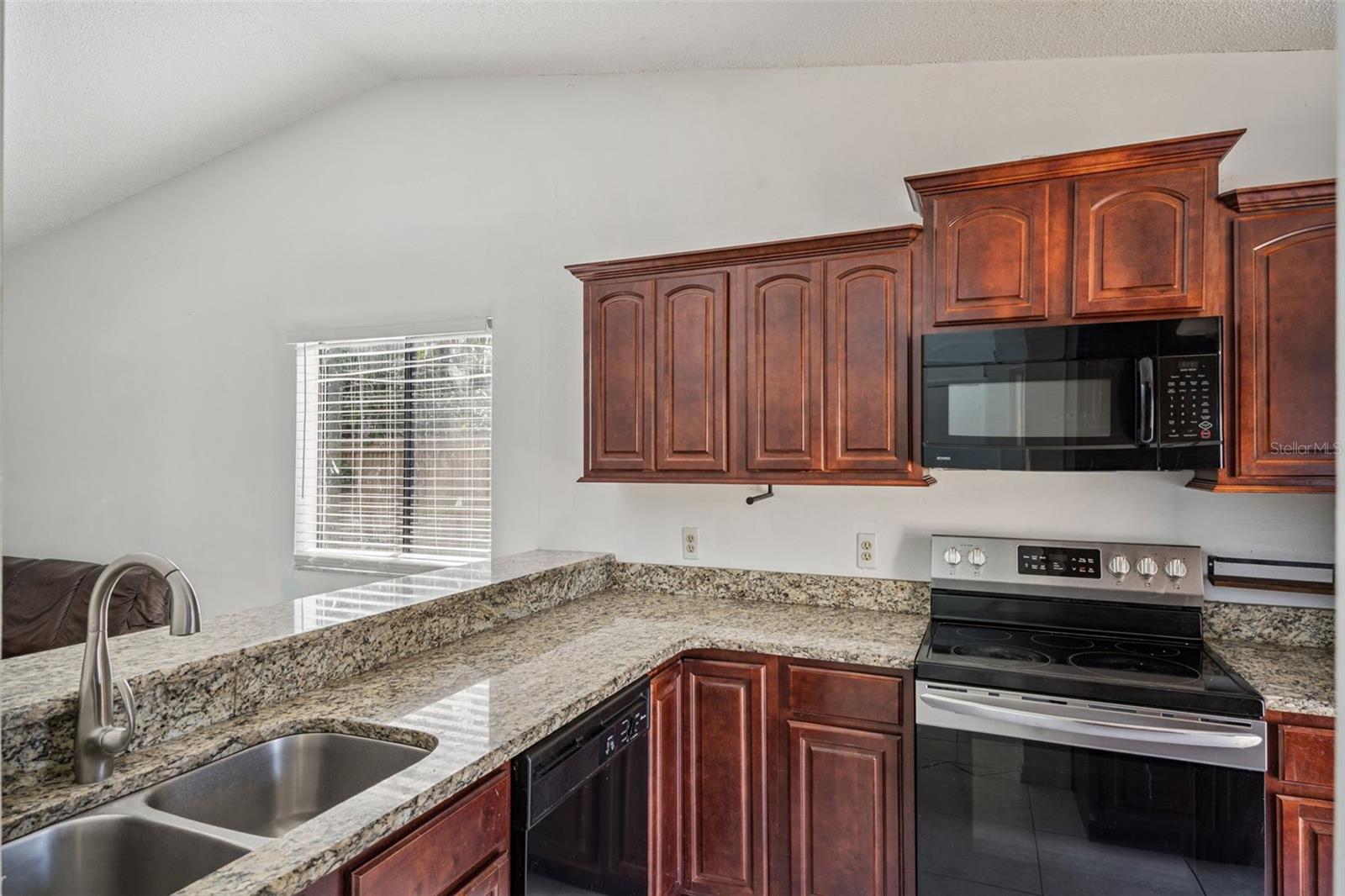 Image 3 of 18 For 732 Golden Sunshine Circle