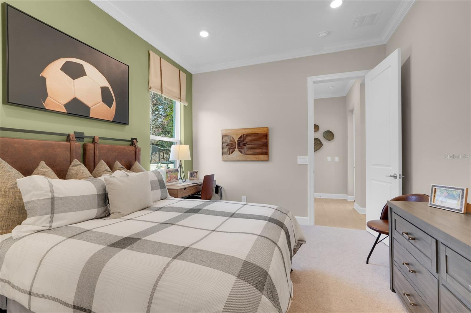 Image 37 of 72 For 10193 Brocksport Circle