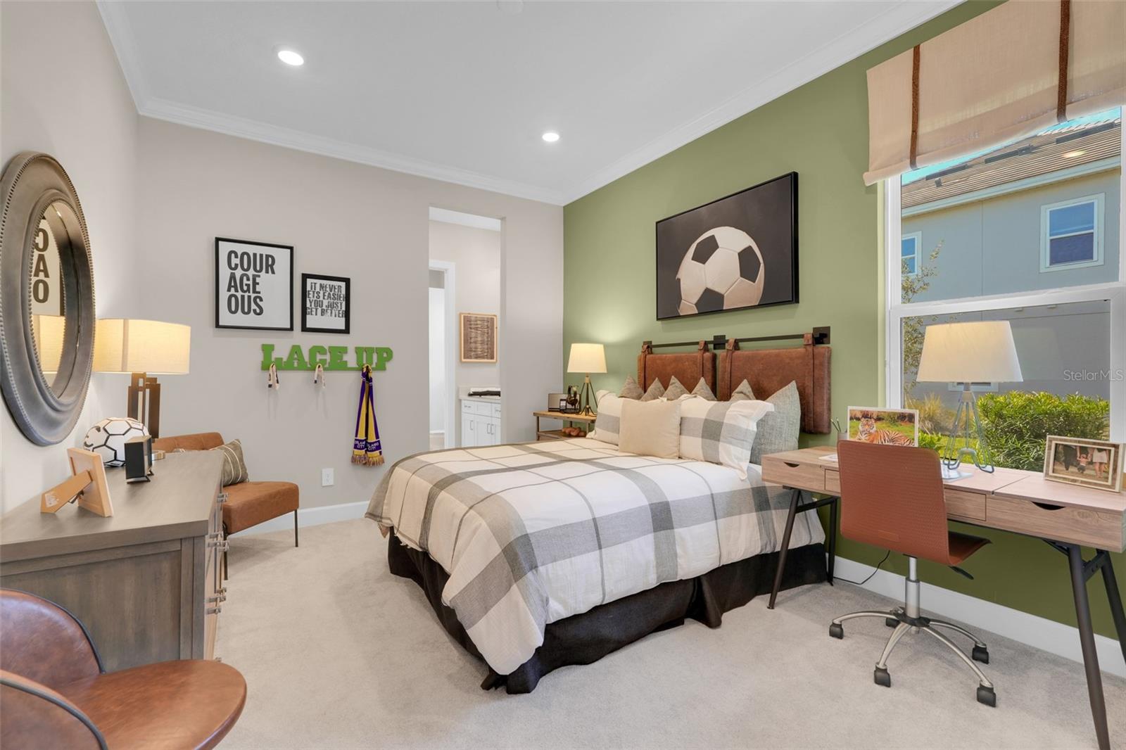 Image 38 of 72 For 10193 Brocksport Circle