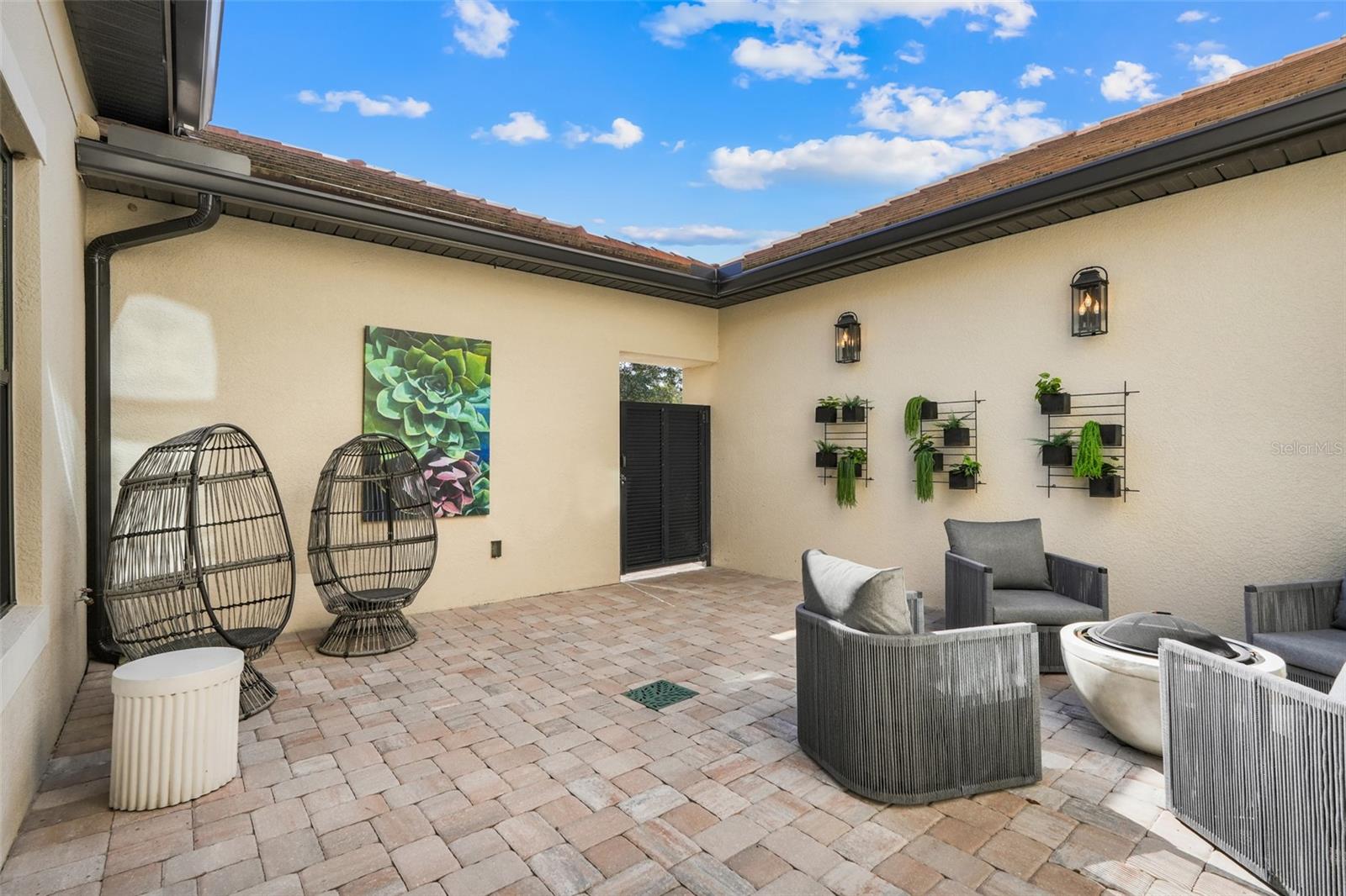 Image 5 of 72 For 10193 Brocksport Circle