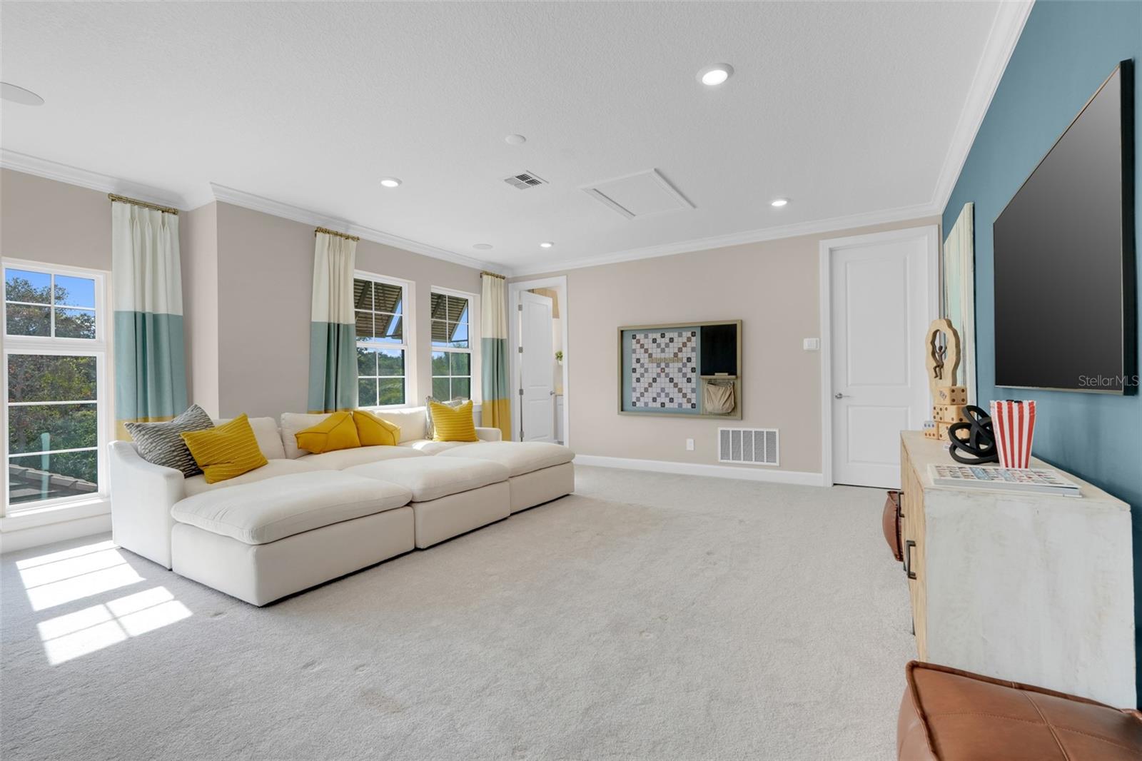 Image 50 of 72 For 10193 Brocksport Circle