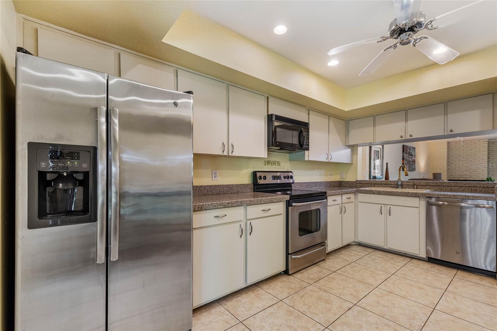 Image 10 of 38 For 1055 Kensington Park Drive 317