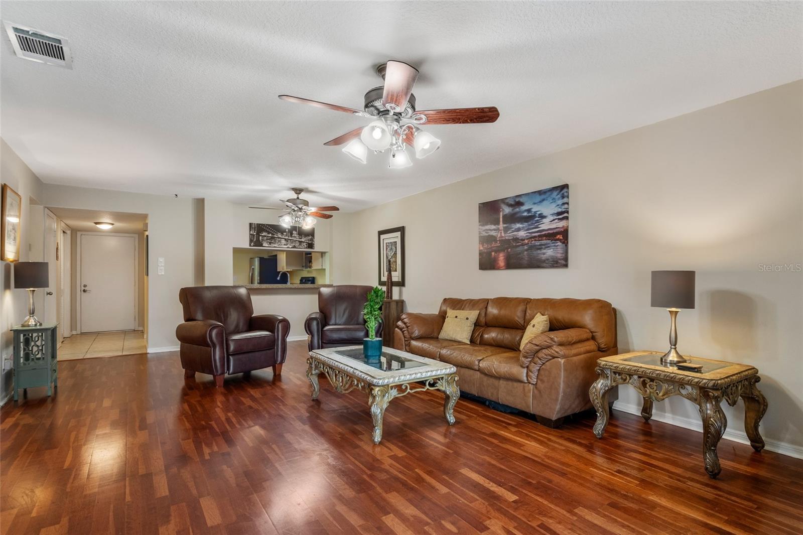 Image 17 of 38 For 1055 Kensington Park Drive 317