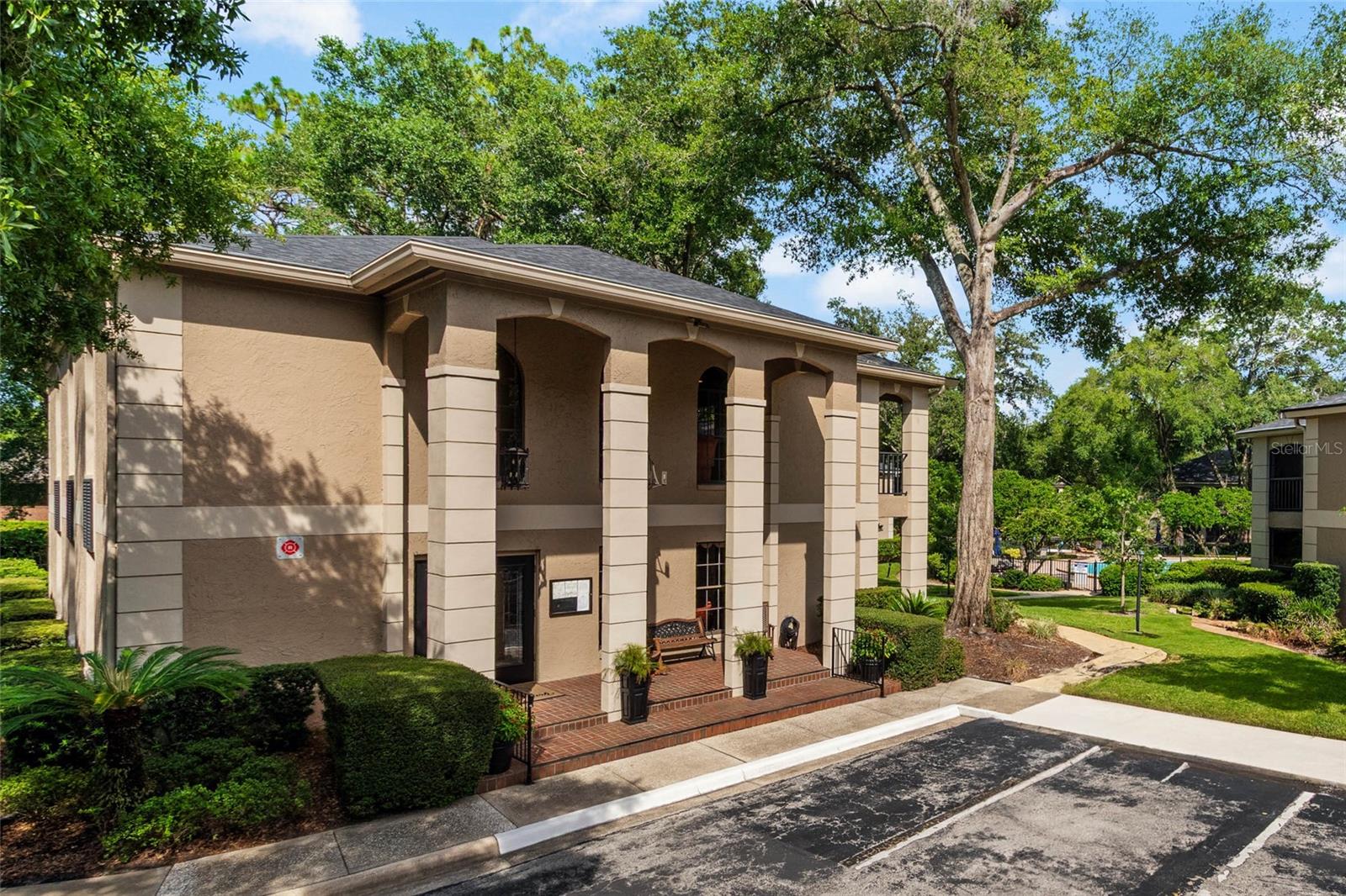 Image 31 of 38 For 1055 Kensington Park Drive 317