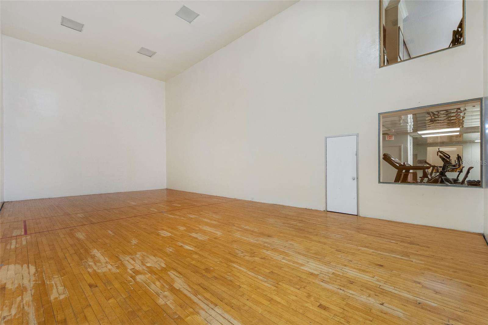 Image 38 of 38 For 1055 Kensington Park Drive 317