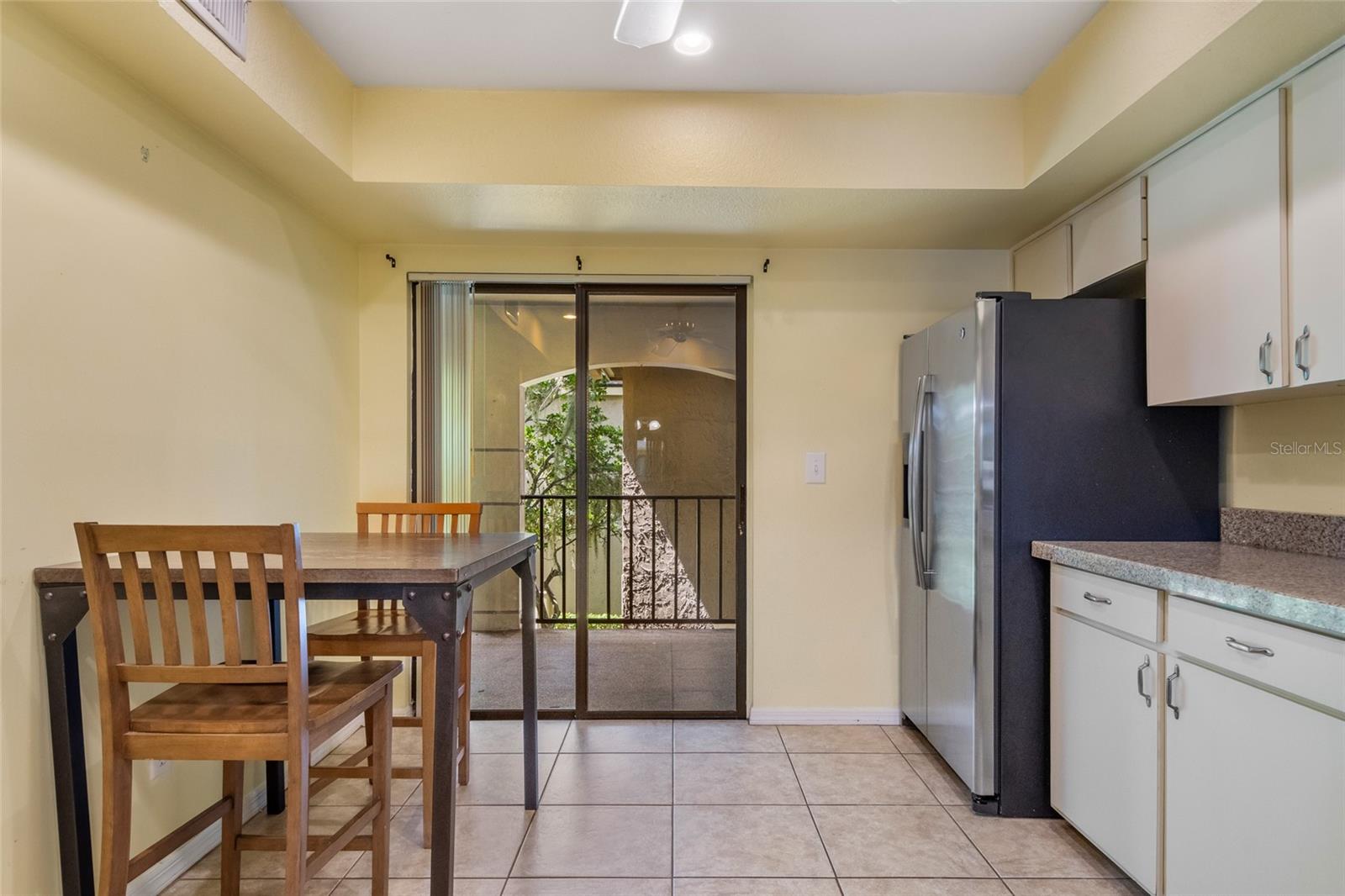 Image 9 of 38 For 1055 Kensington Park Drive 317