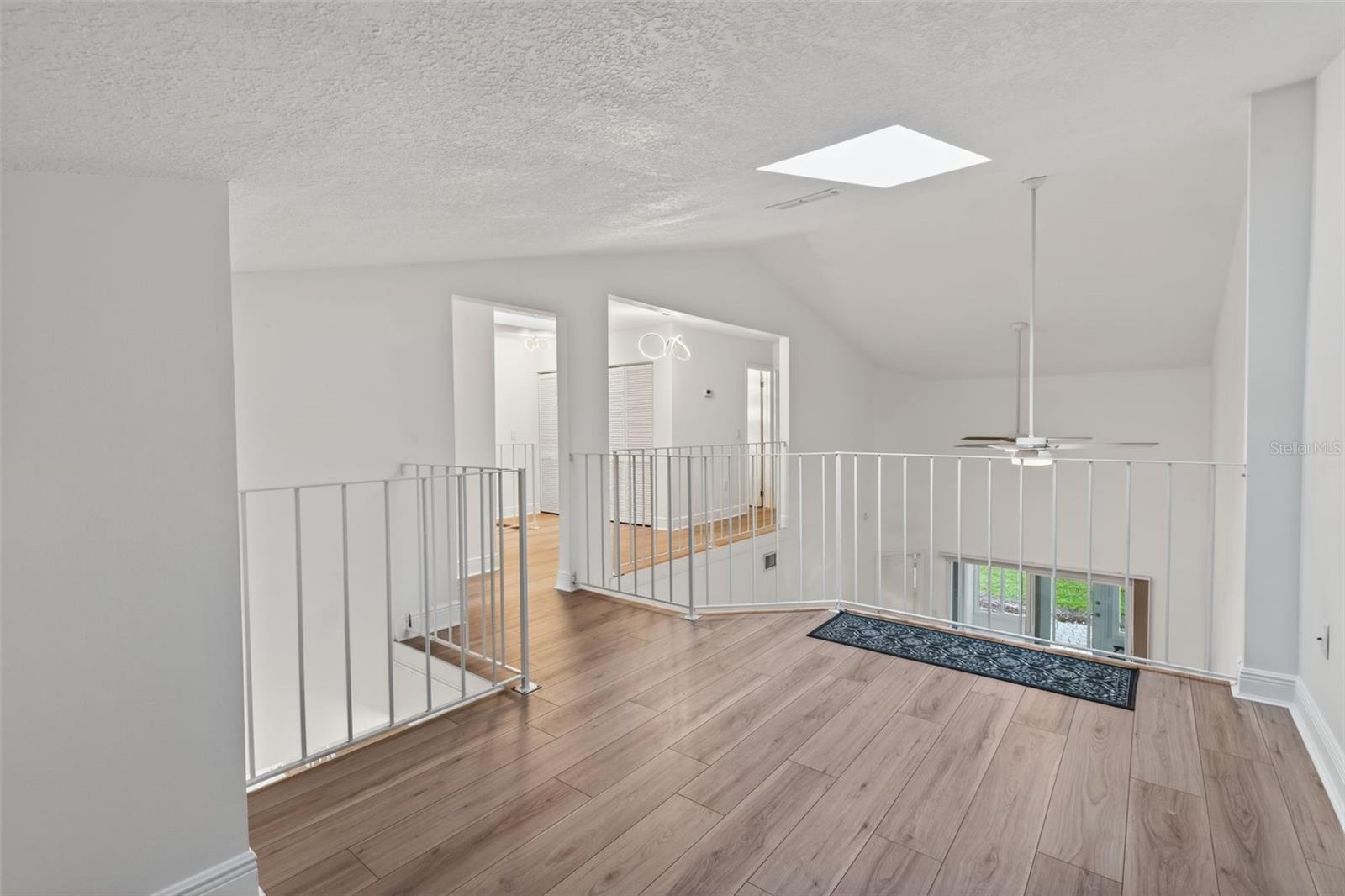 Image 22 of 42 For 525 Oak Terrace 117