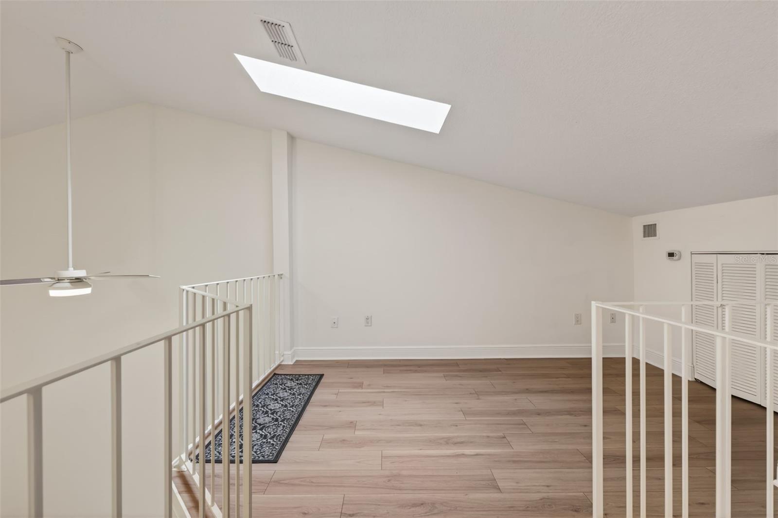 Image 23 of 42 For 525 Oak Terrace 117