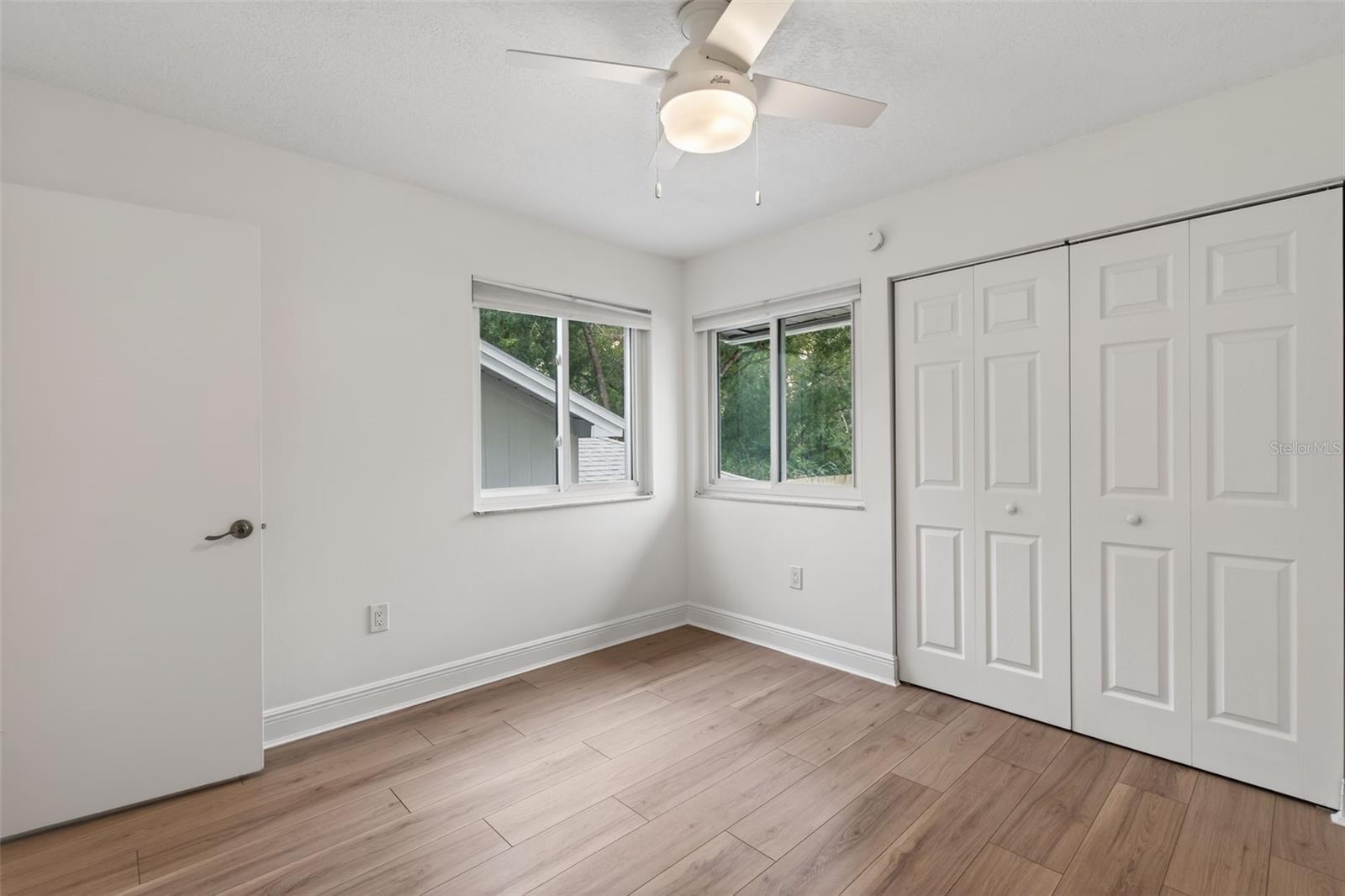 Image 27 of 42 For 525 Oak Terrace 117