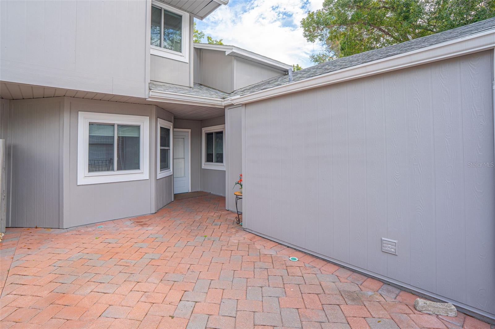 Image 4 of 42 For 525 Oak Terrace 117