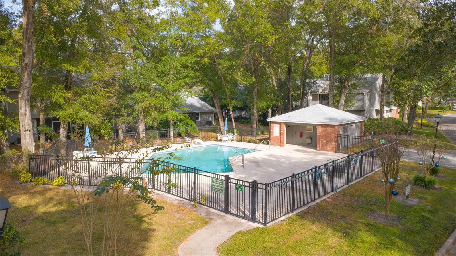 Image 40 of 42 For 525 Oak Terrace 117