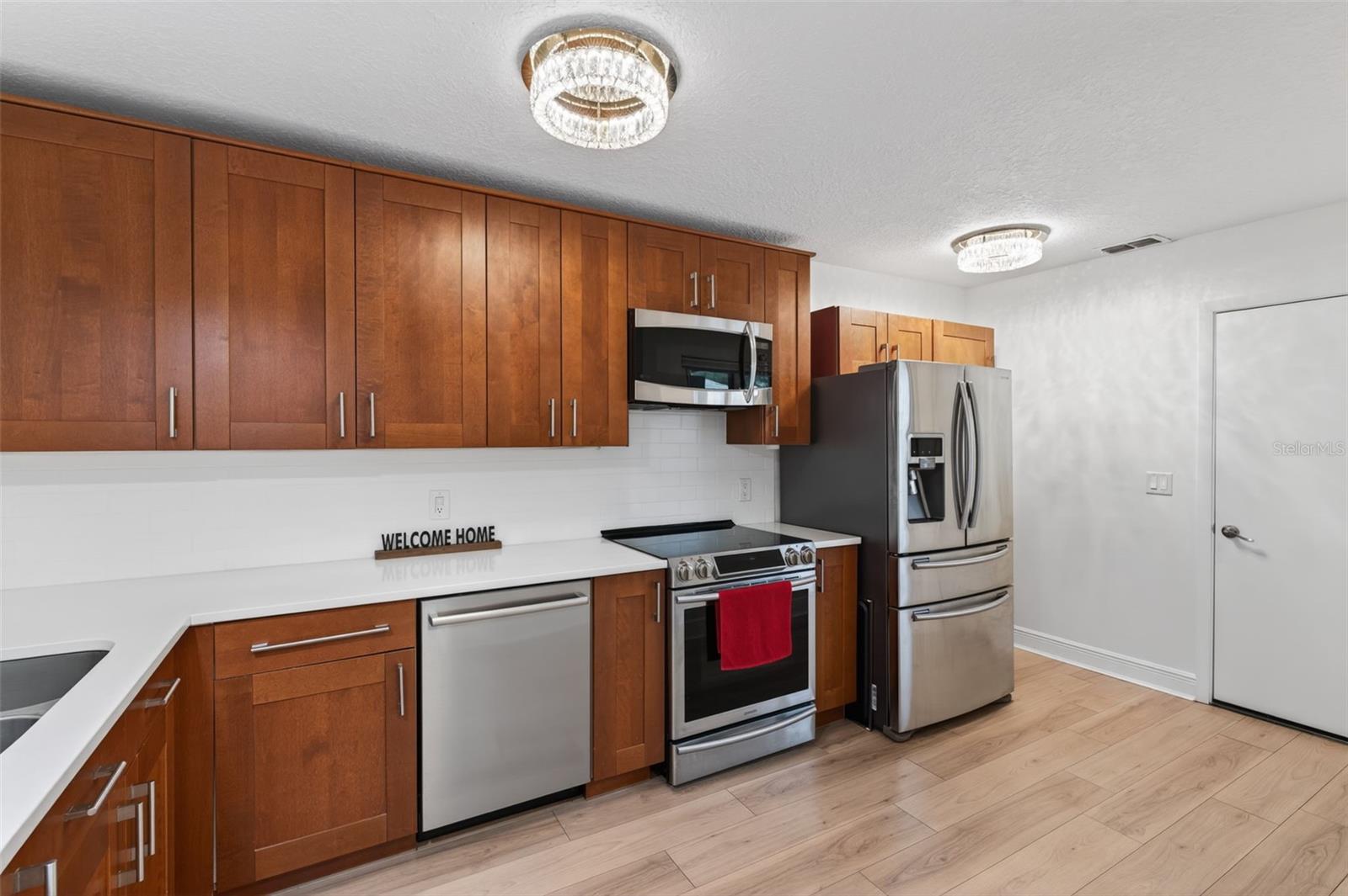 Image 8 of 42 For 525 Oak Terrace 117