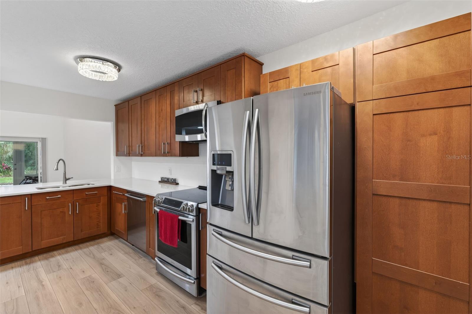 Image 9 of 42 For 525 Oak Terrace 117