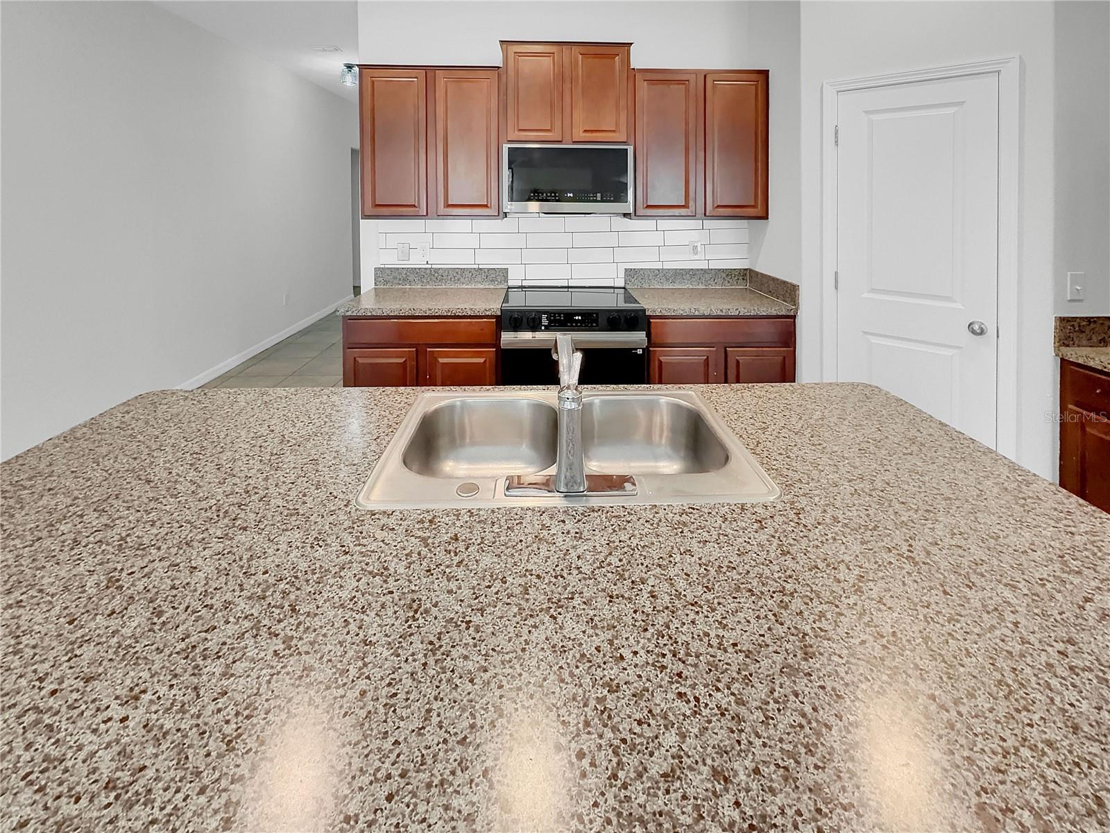 Image 14 of 22 For 10113 Rosemary Leaf Lane