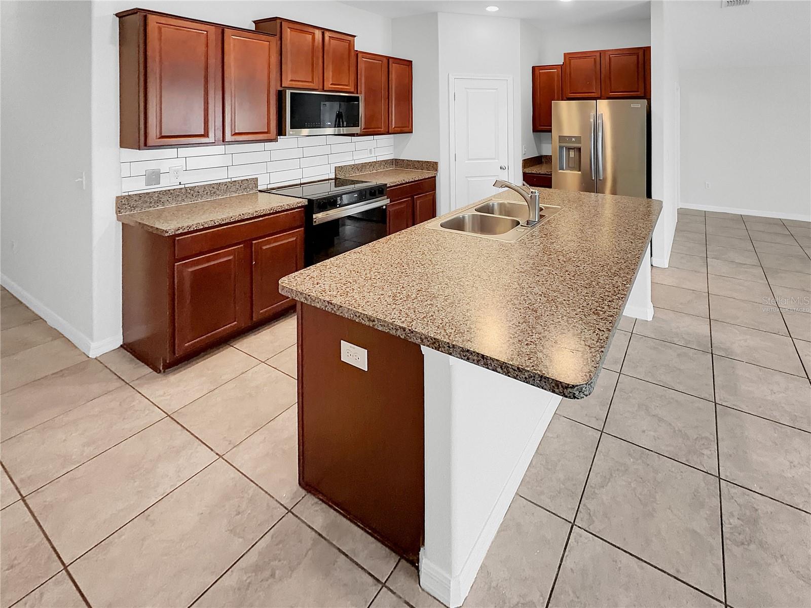 Image 2 of 22 For 10113 Rosemary Leaf Lane