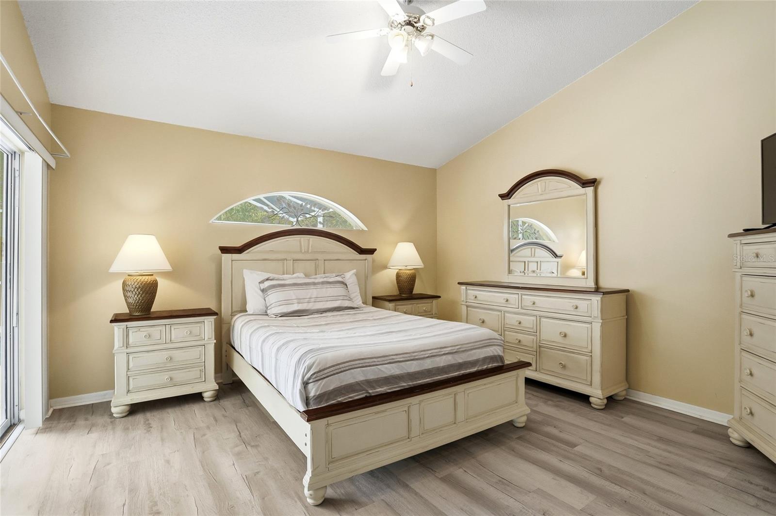 Image 16 of 27 For 545 Whittier Street