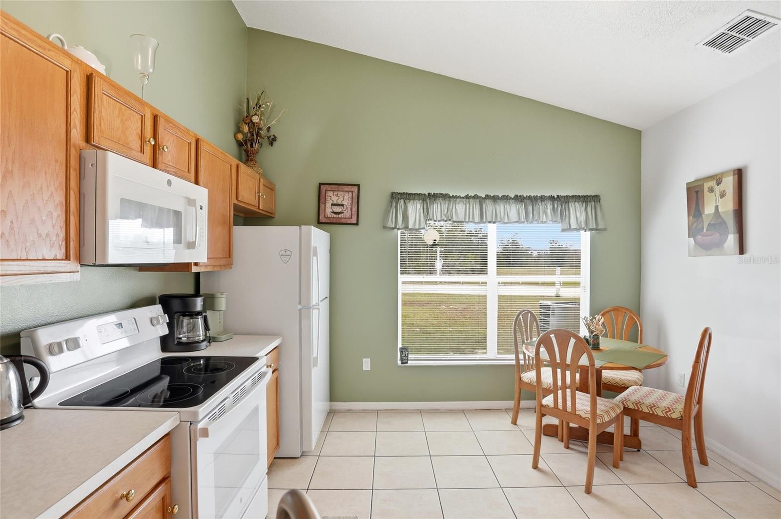 Image 8 of 27 For 545 Whittier Street