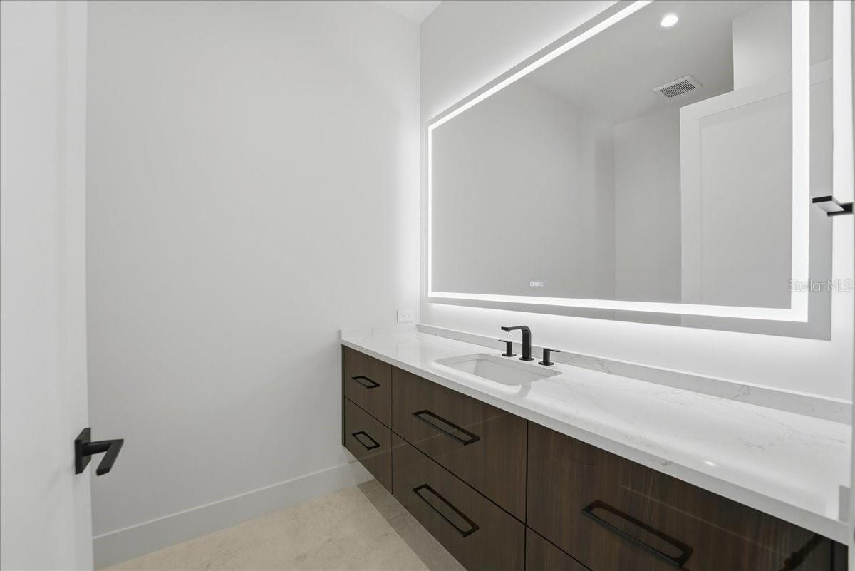 Listing photo id 23 for 13424 Beebe Alley