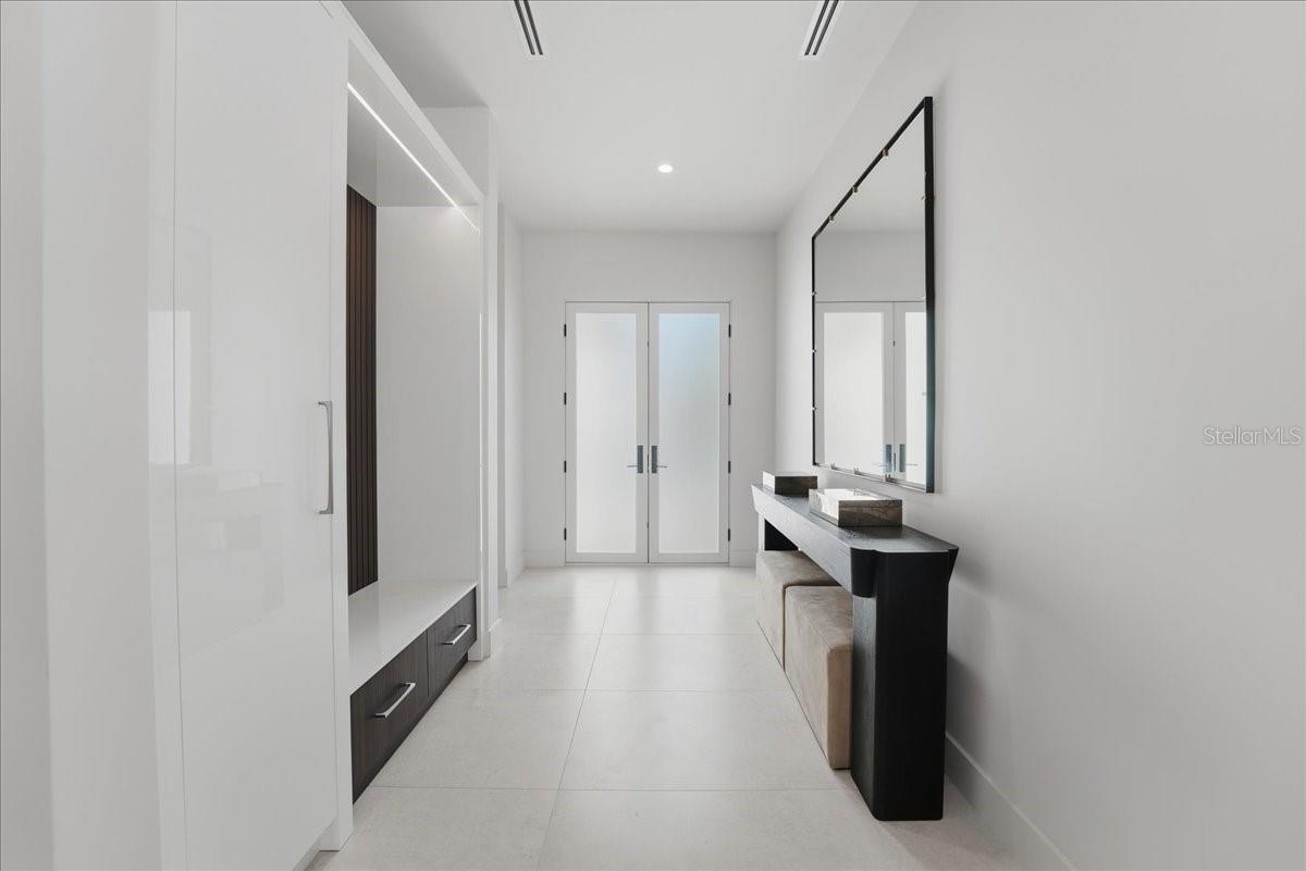 Listing photo id 25 for 13424 Beebe Alley