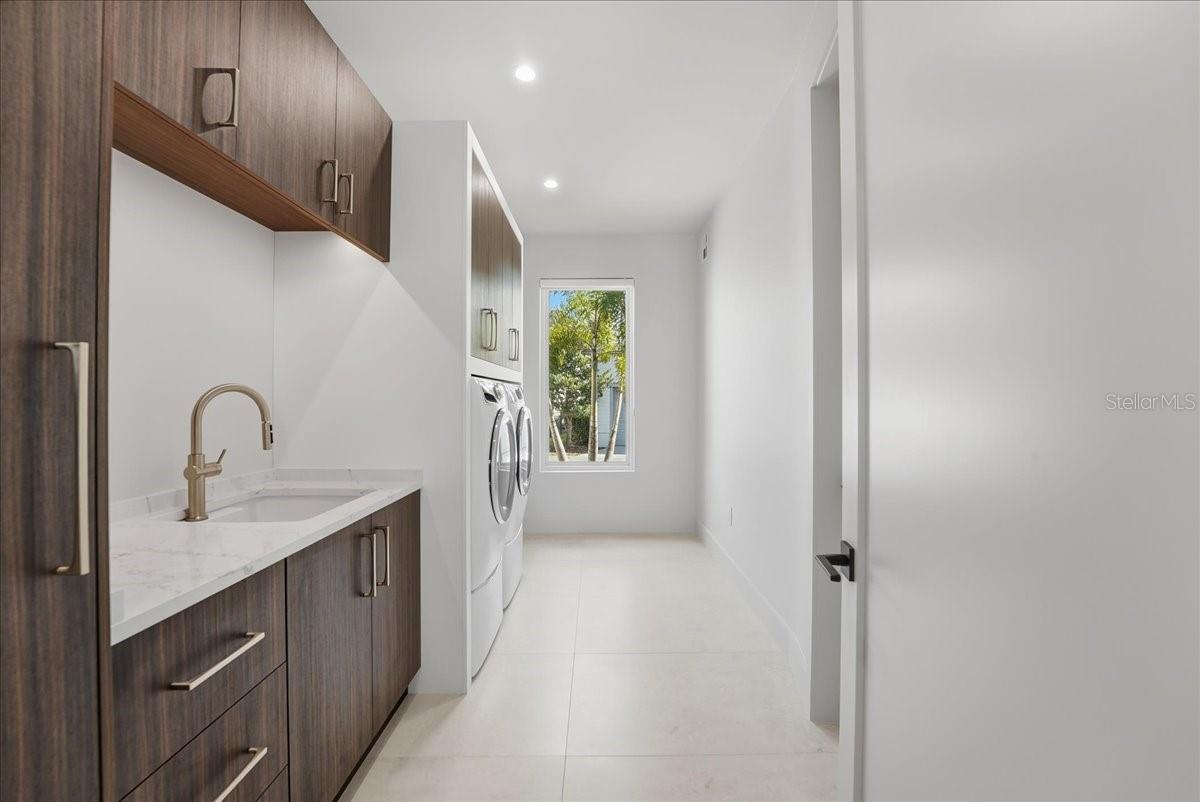 Listing photo id 26 for 13424 Beebe Alley