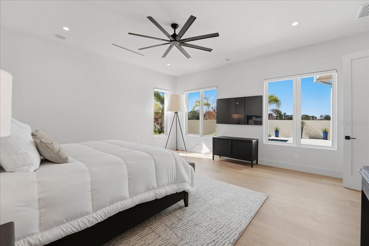 Listing photo id 30 for 13424 Beebe Alley