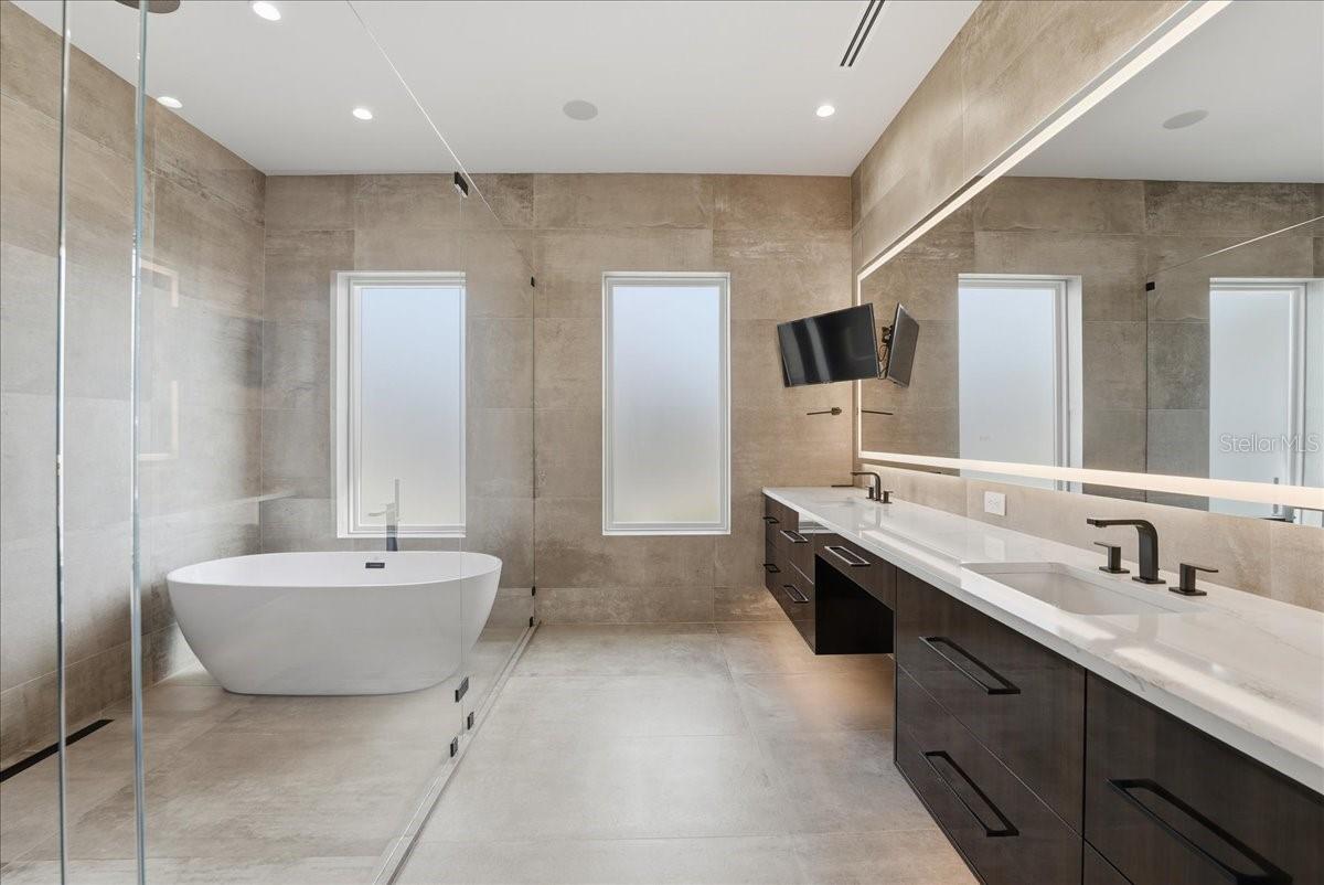 Listing photo id 31 for 13424 Beebe Alley