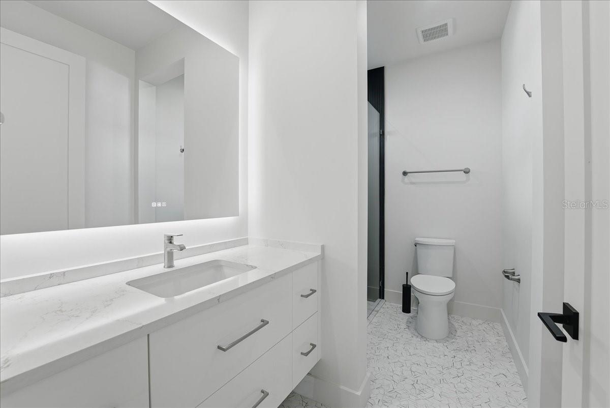 Listing photo id 49 for 13424 Beebe Alley