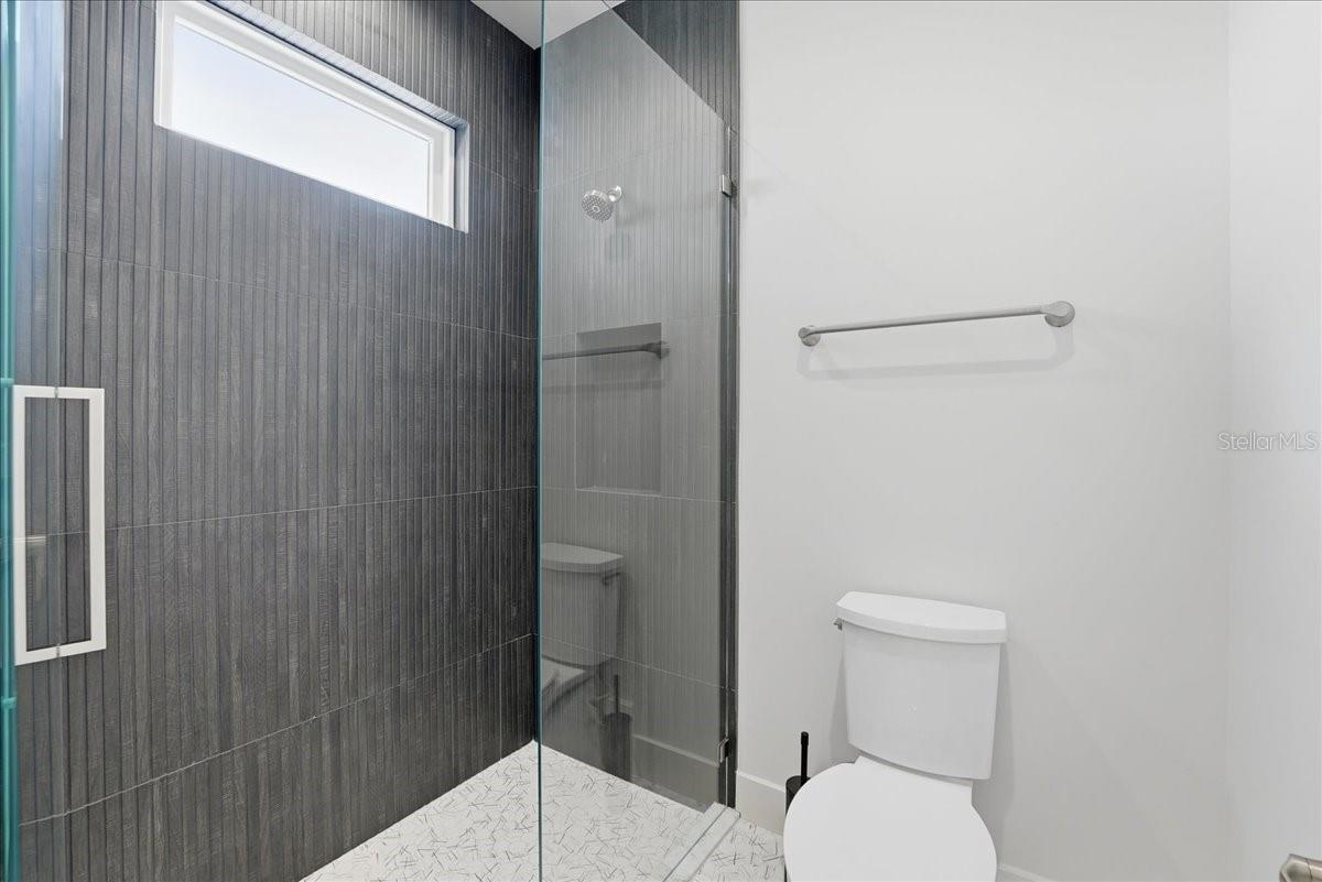 Listing photo id 50 for 13424 Beebe Alley