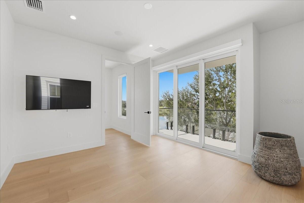 Listing photo id 55 for 13424 Beebe Alley