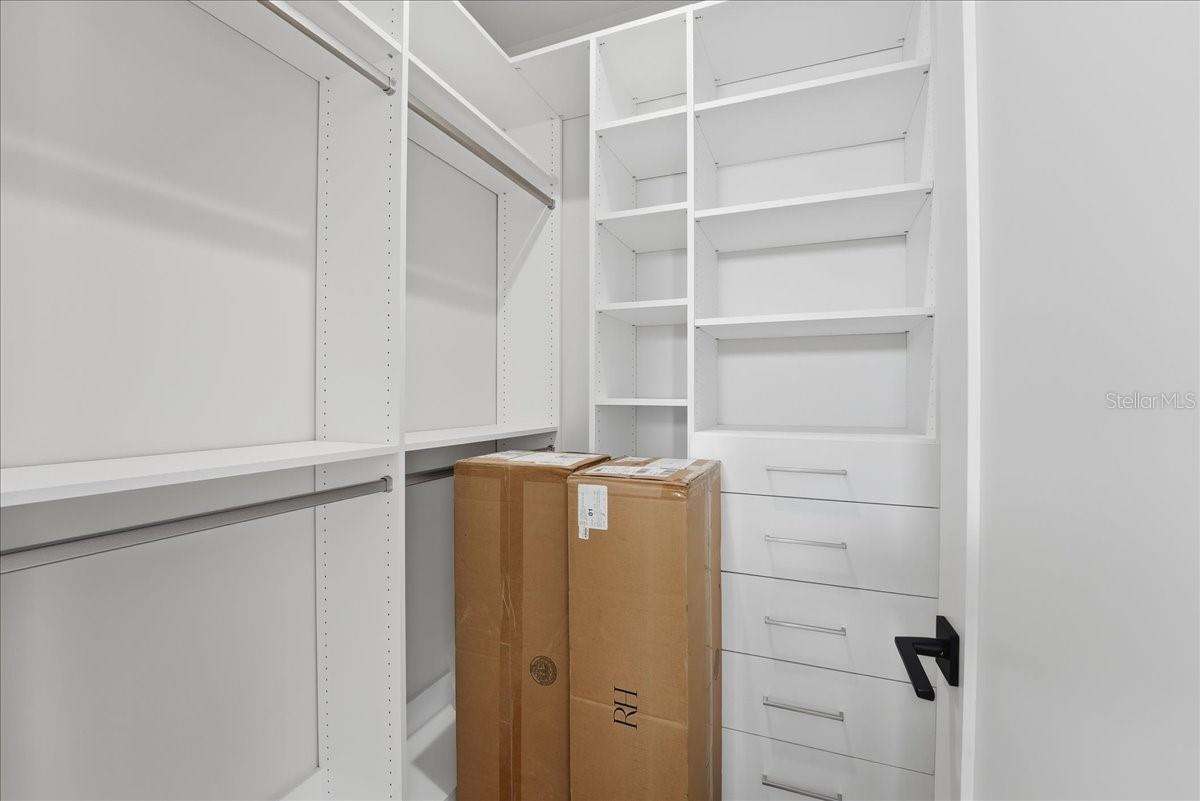 Listing photo id 58 for 13424 Beebe Alley