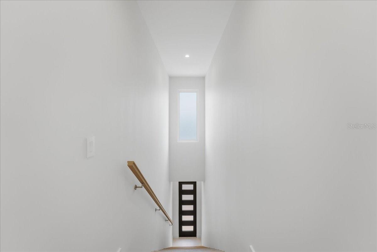 Listing photo id 60 for 13424 Beebe Alley