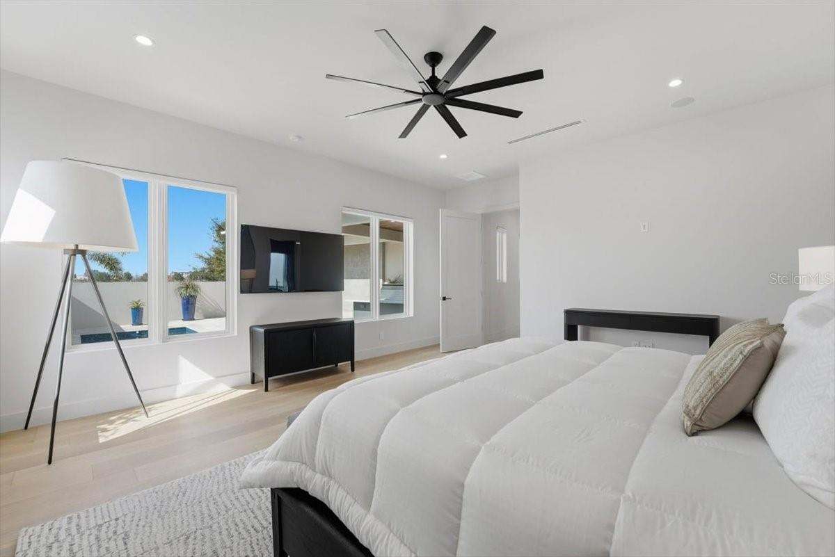 Listing photo id 63 for 13424 Beebe Alley