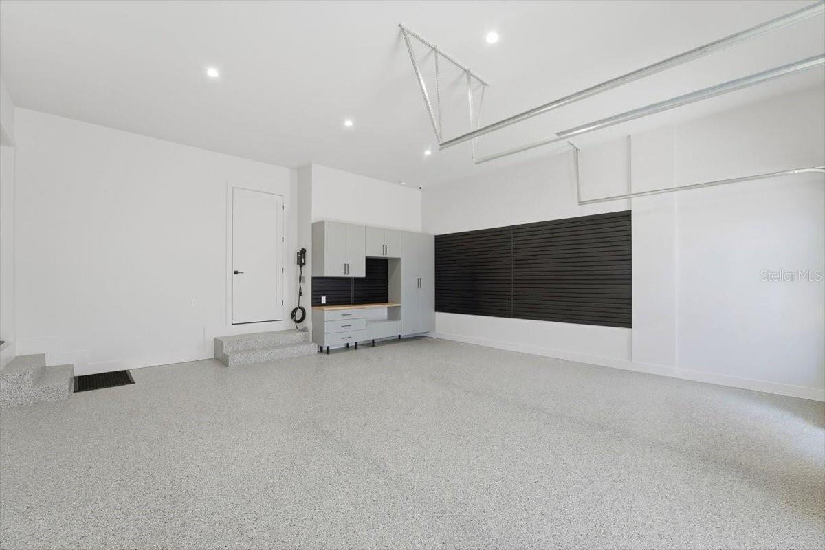 Listing photo id 66 for 13424 Beebe Alley