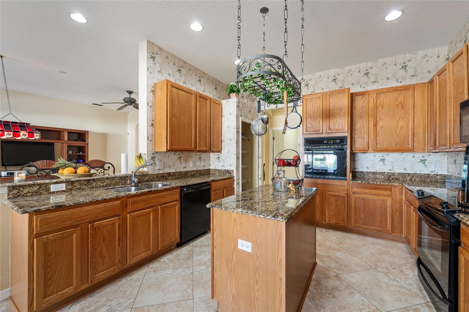 Image 10 of 41 For 13748 Bryndlewood Court