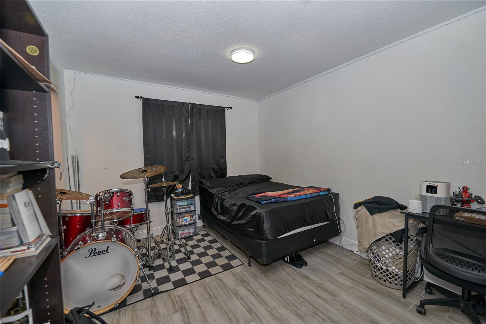 Image 26 of 43 For 7520 Lois Marie Court