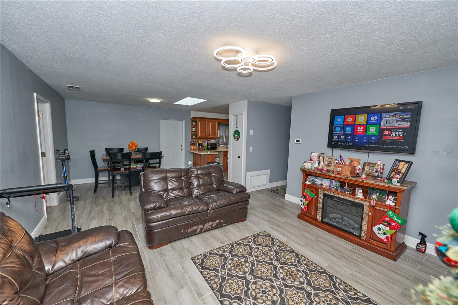 Image 3 of 43 For 7520 Lois Marie Court