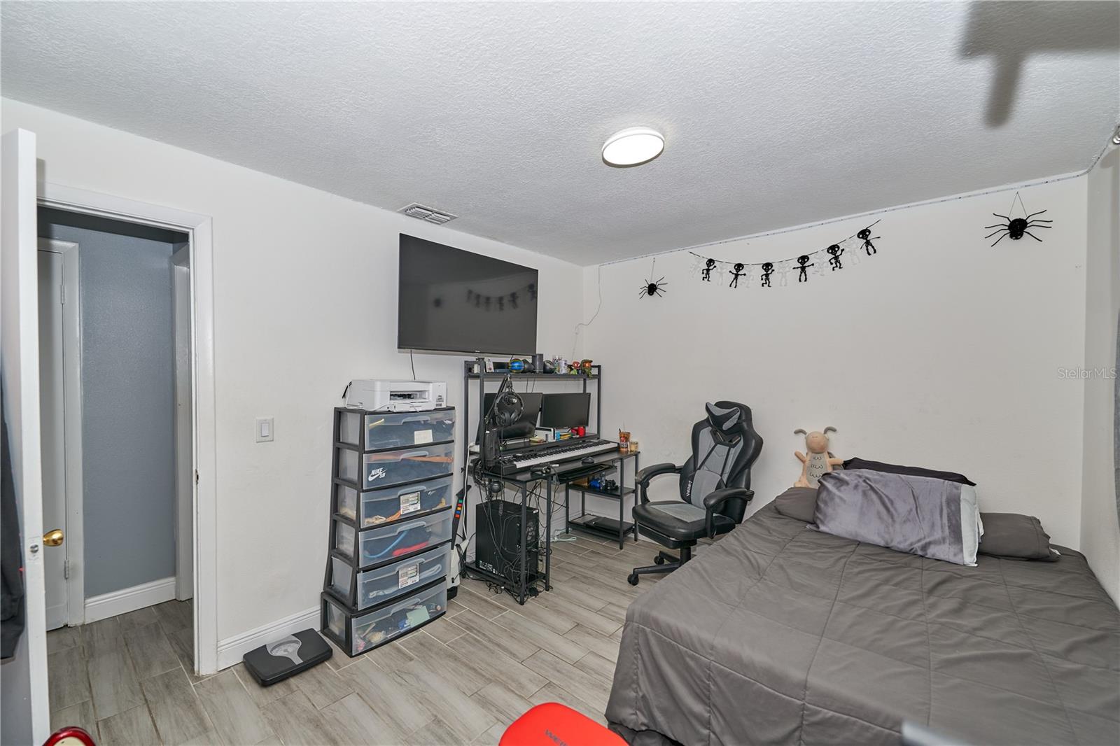 Image 30 of 43 For 7520 Lois Marie Court