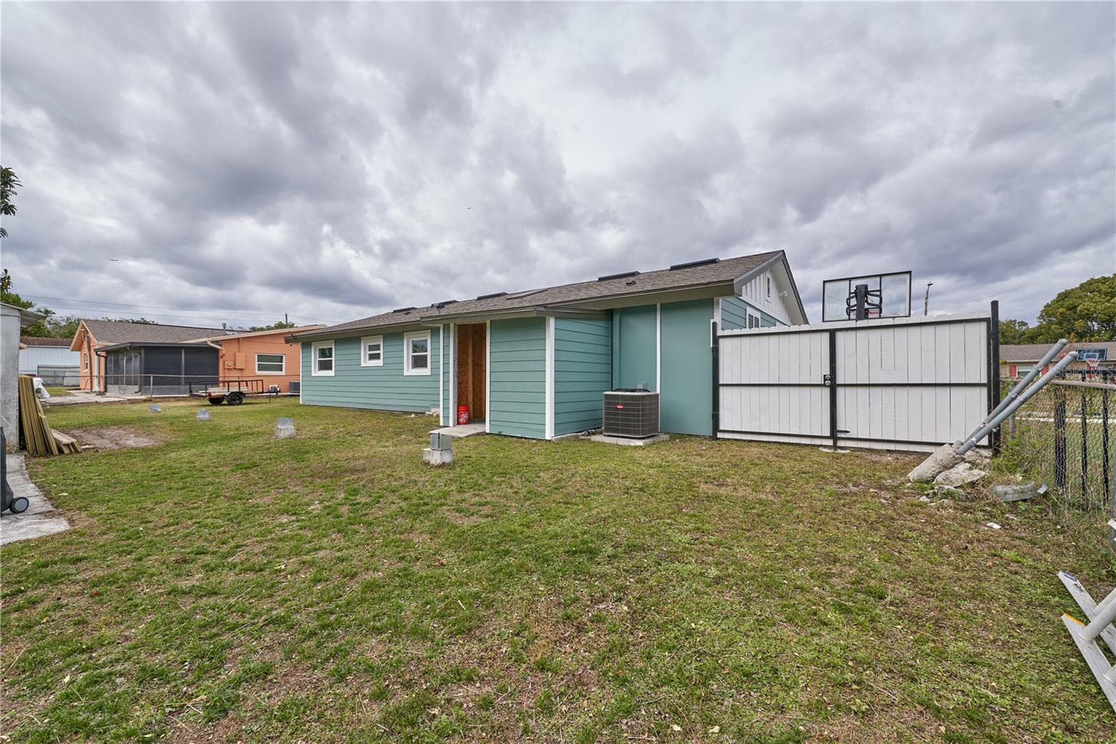 Image 36 of 43 For 7520 Lois Marie Court