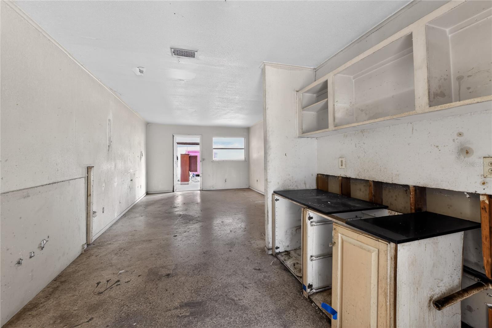 Image 31 of 50 For 5601 16th Street W