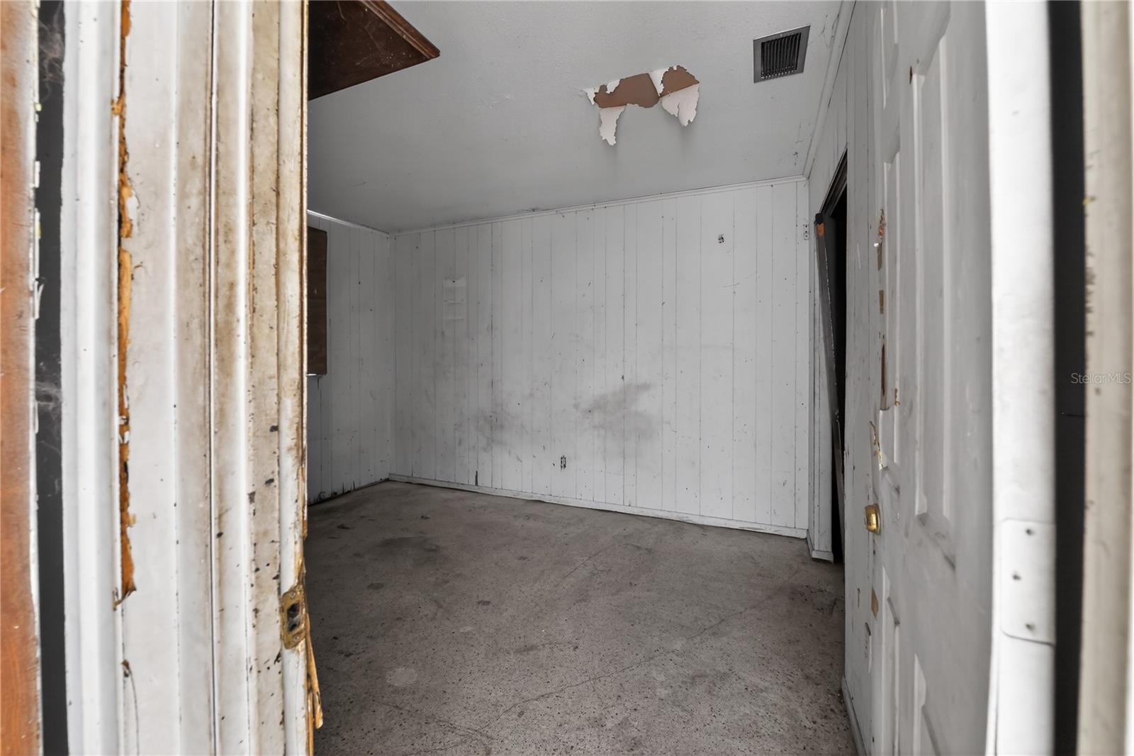 Image 32 of 50 For 5601 16th Street W