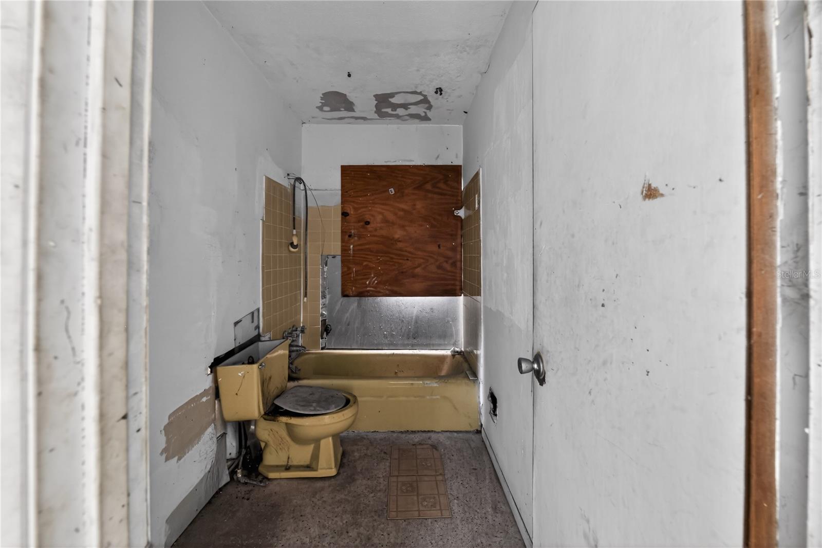 Image 33 of 50 For 5601 16th Street W