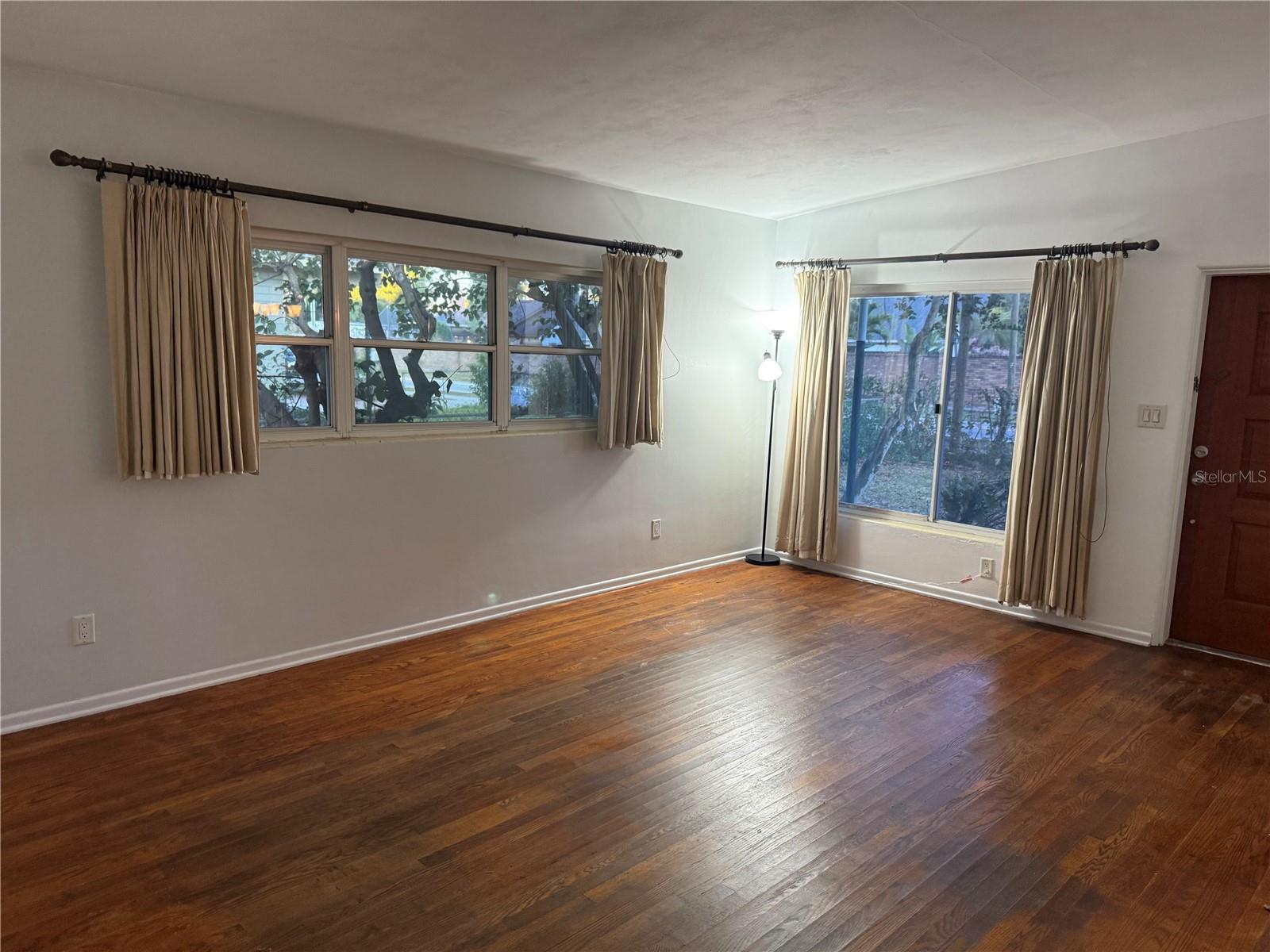 Image 3 of 19 For 2428 Pershing Avenue