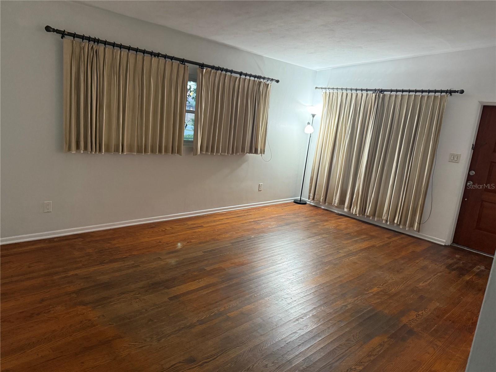 Image 4 of 19 For 2428 Pershing Avenue