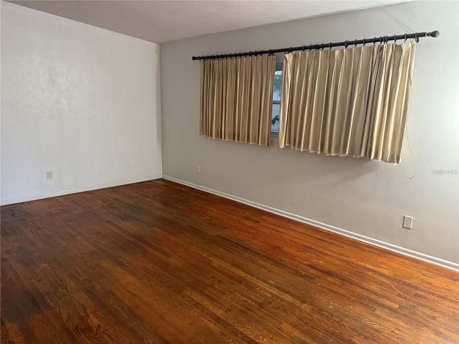 Image 5 of 19 For 2428 Pershing Avenue