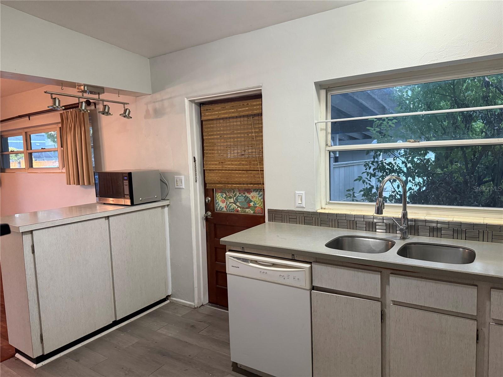 Image 6 of 19 For 2428 Pershing Avenue