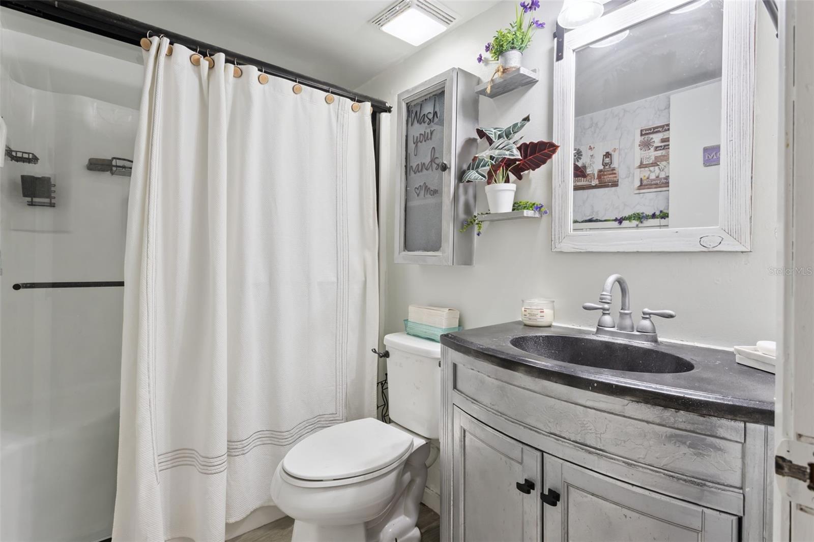 Image 24 of 50 For 1208 Darcy Road